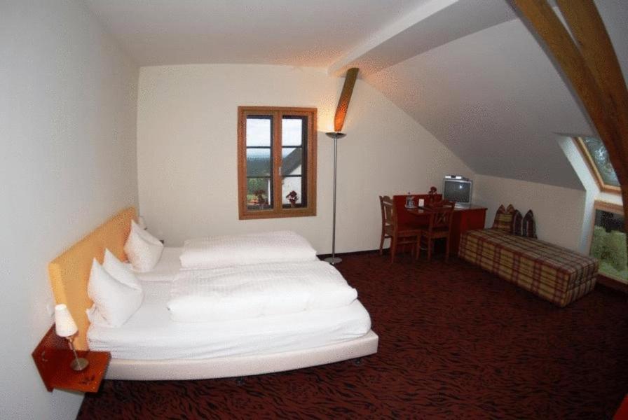 Hotel Zur Schonen Aussicht เฟลด์เคอร์เคน-เวสต์ตาฮัม ห้อง รูปภาพ